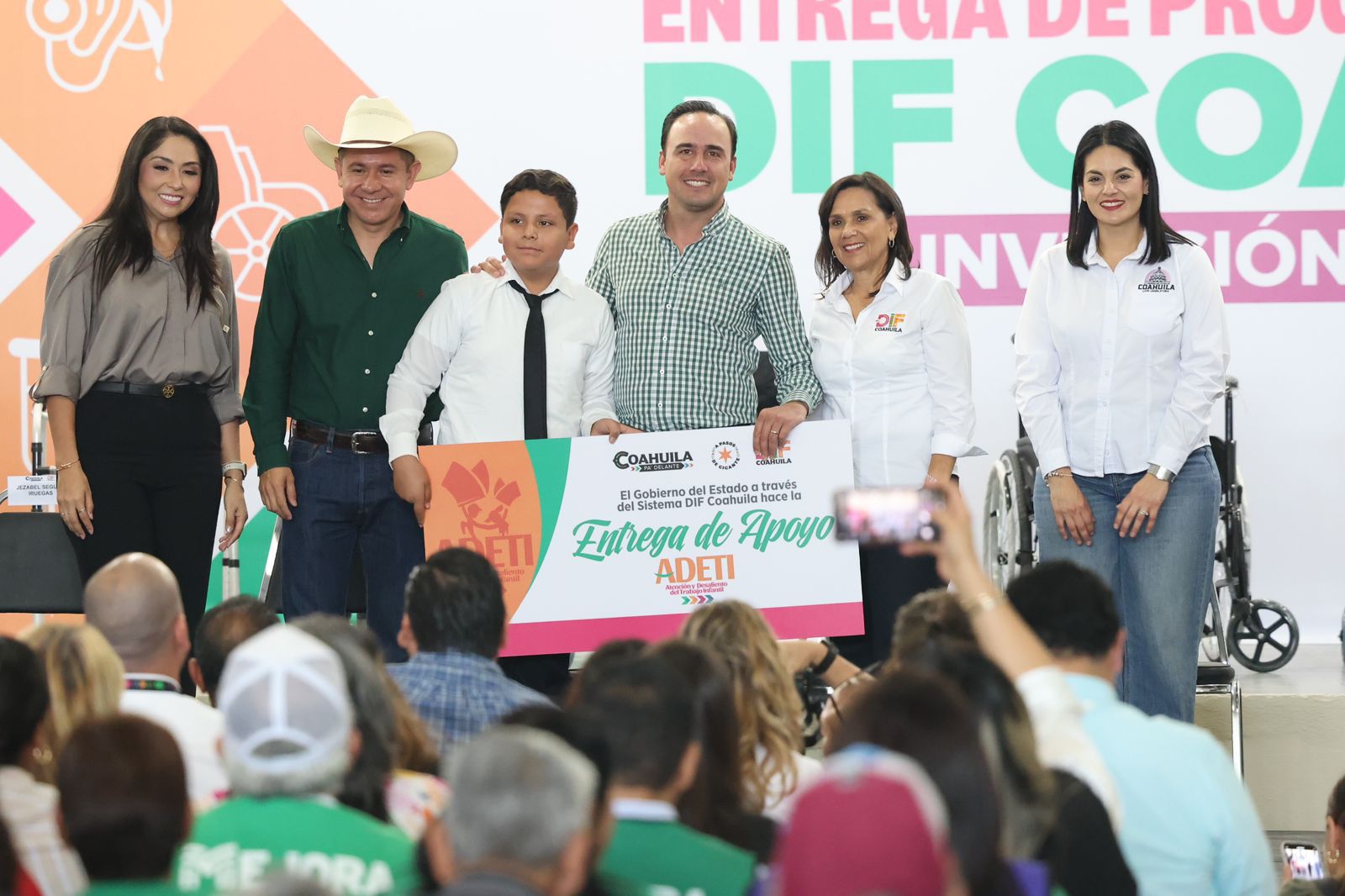 001_HEMOS_BENEFICIADO_A_MILES_DE_FAMILIAS_COAHUILENSES_CON_LOS_PROGRAMAS_DEL_DIF-_MANOLO.jpeg