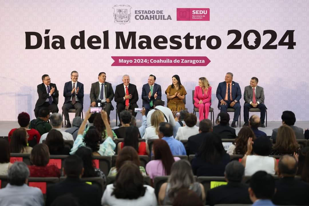 002_RECONOCE_MANOLO_A_LAS_MAESTRAS_Y_MAESTROS_DE_COAHUILA.jpeg
