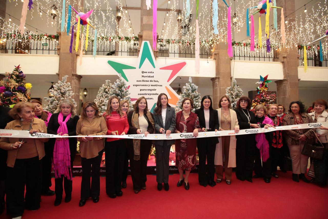 INVITAN MANOLO Y PAOLA A DISFRUTAR LA MAGIA DE LA NAVIDAD EN PALACIO DE GOBIERNO