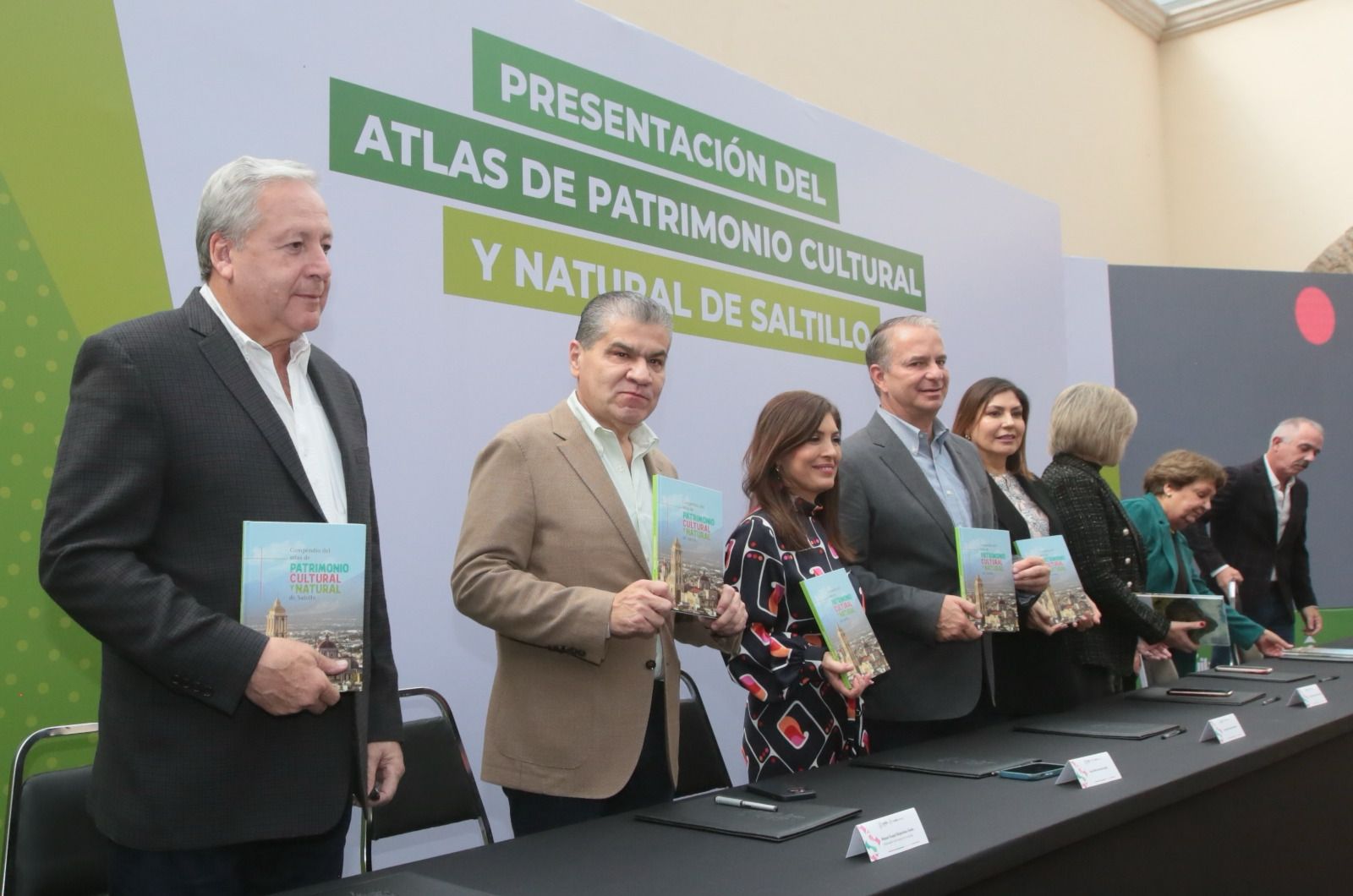 007_PRESENTAN_MIGUEL_RIQUELME_Y_JOSÉ_MARÍA_FRAUSTRO_ATLAS_DEL_PATRIMONIO_CULTURAL_Y_NATURAL_DE_SALTILLO.jpeg