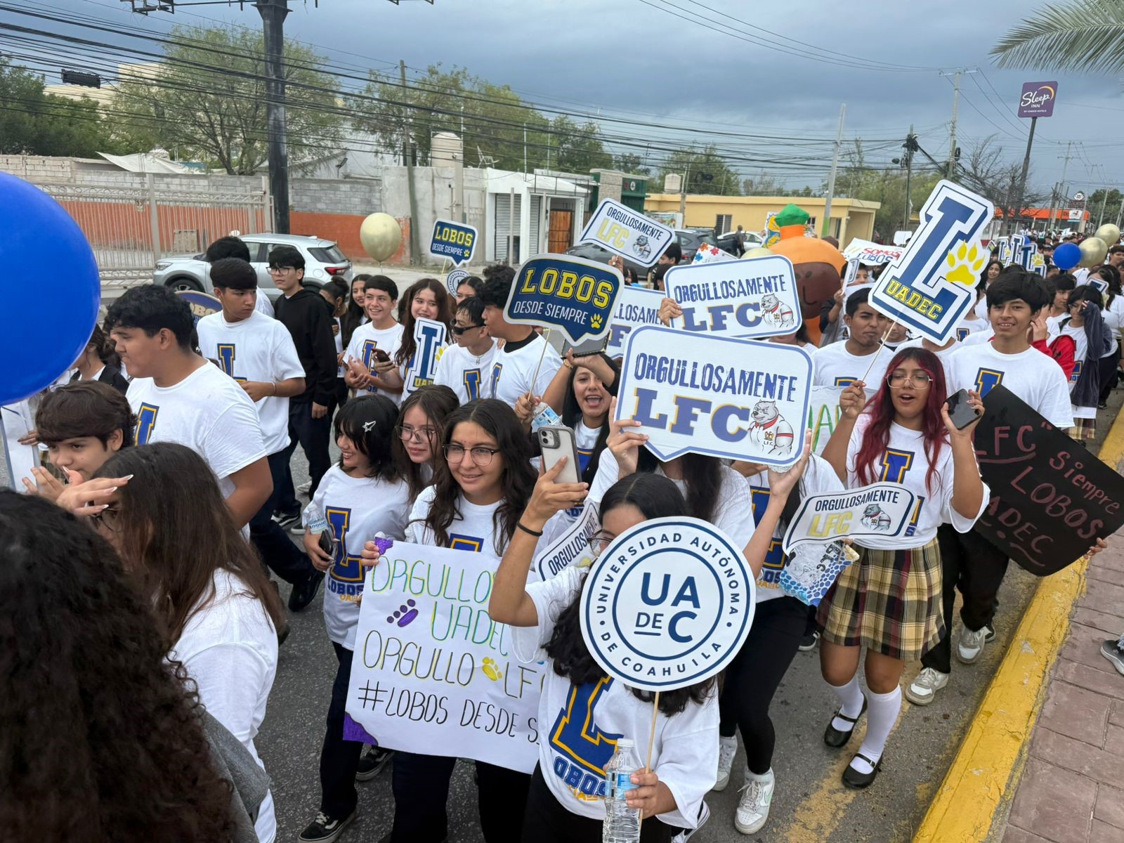 1-Desfile_y_Bienvenida_UN.jpg