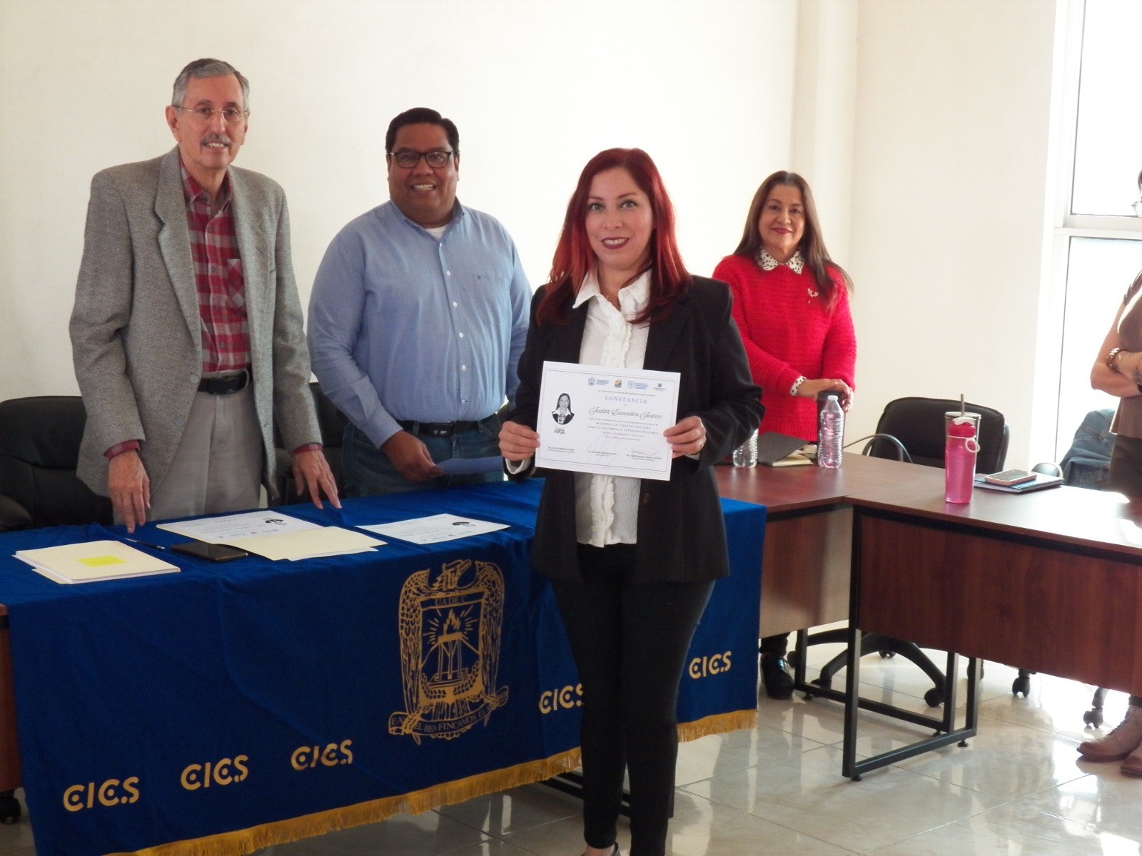 1_Entrega_de_constancias_y_coloquio.jpg