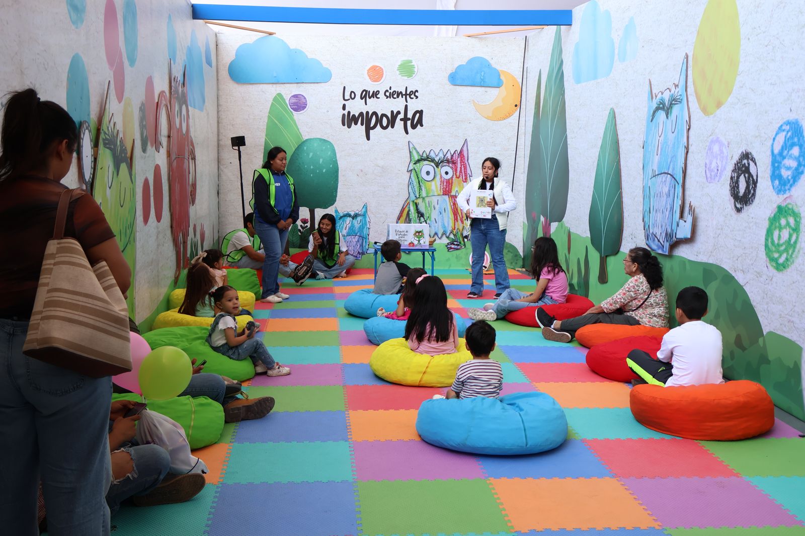 20250508134150_681d08feb94ba_002_ASOMBRO_Y_ALEGRÍA_DE_NIÑAS_NIÑOS_INUNDAN_LA_FERIA_INTERNACIONAL_DEL_LIBRO_DE_COAHUILA.jpeg