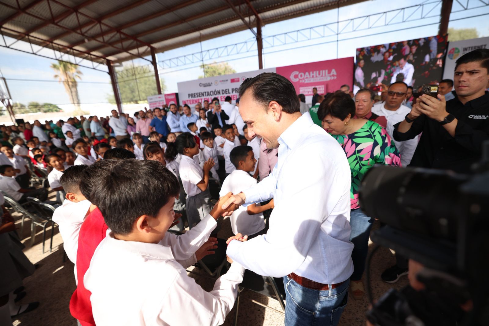 20250508190335_681d5467bc270_001_ARRANCA_MANOLO_PROYECTO_DE_INTERNET_EN_ESCUELAS_RURALES.jpeg