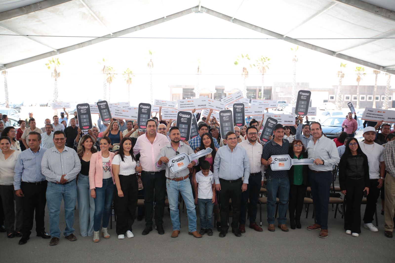 20250512195112_6822a59084bb7_003_ENTREGA_GOBIERNO_DEL_ESTADO_PREMIOS_A_LOS_CONTRIBUYENTES_CUMPLIDOS_EN_SU_PAGO_DE_PLACAS.jpeg