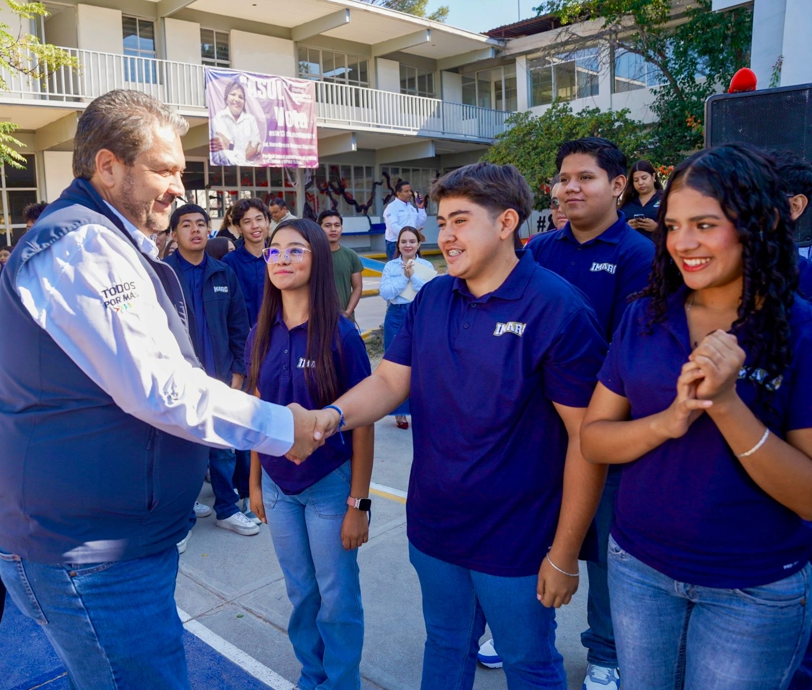 Apoya Tomás Gutiérrez la educación a través del programa "En Tu Escuela Tú Eliges"