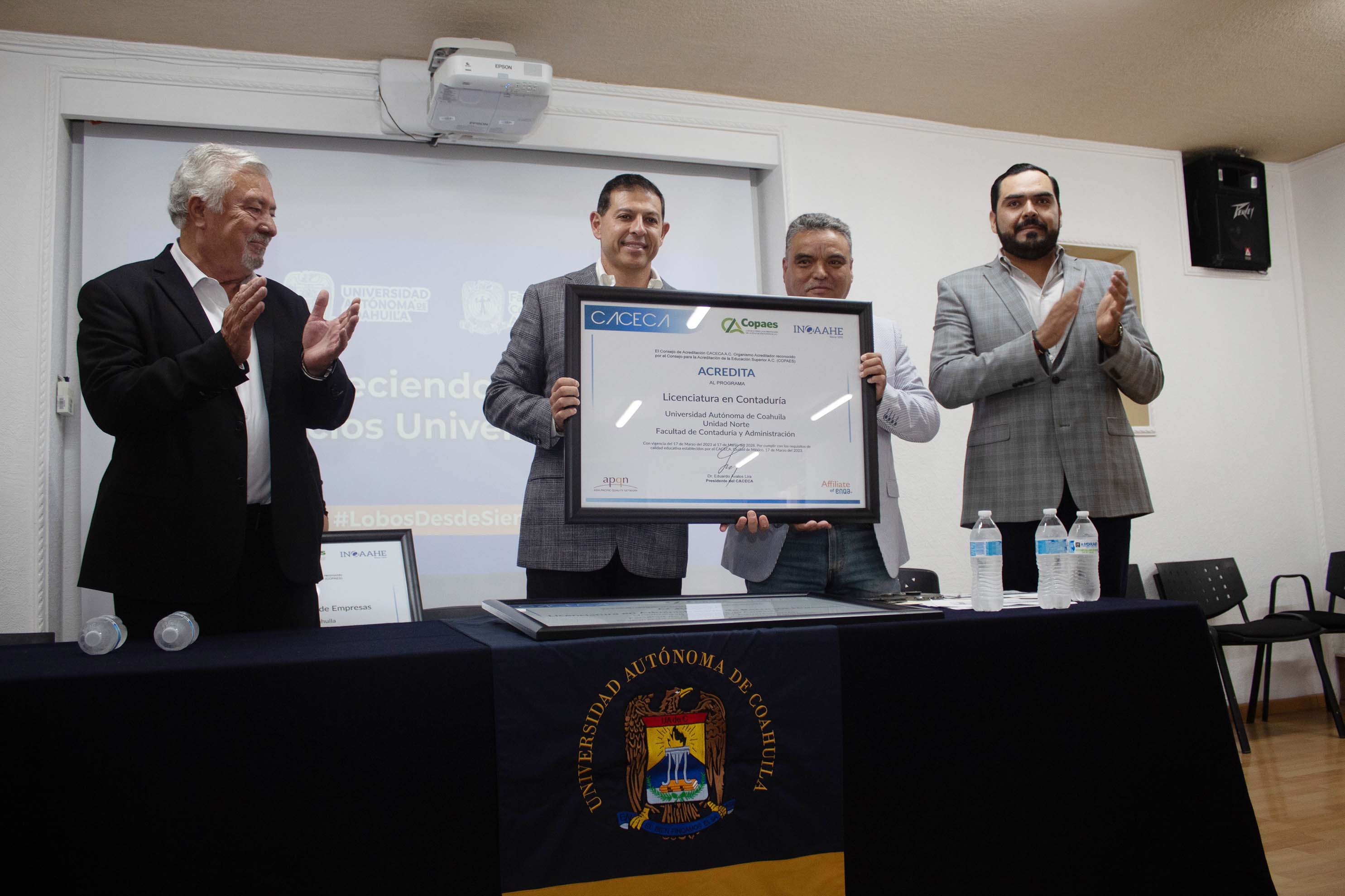 4-Acreeditación_y_Entrega_de_Mobiliario_FCA_UN.jpg
