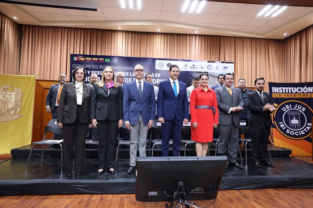 Gricelda Elizalde presente en el   "Congreso Internacional: Retos y Perspectivas de la Justicia en México a partir de la Reforma"