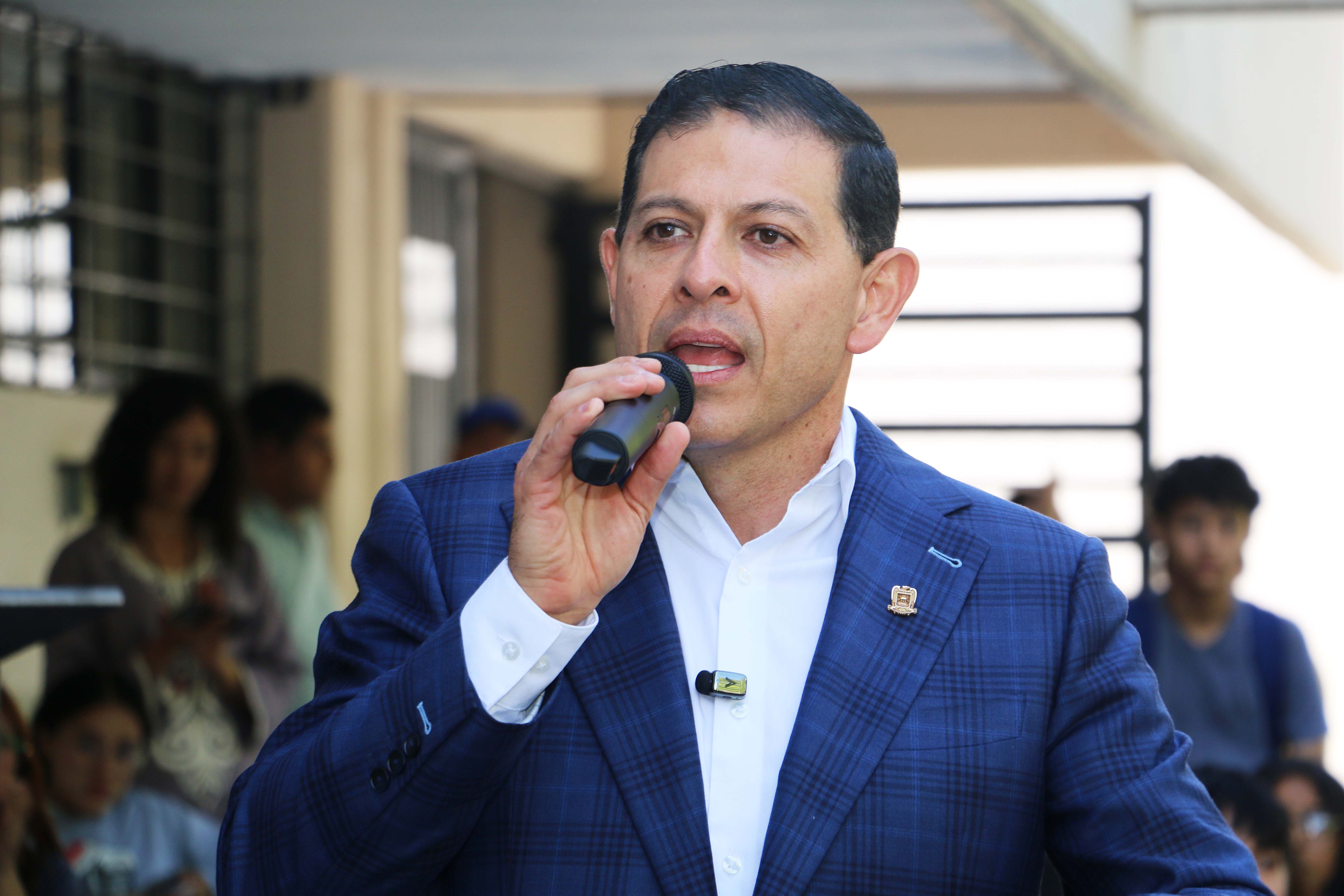 Fortalece UAdeC Infraestructura Educativa con Entrega de Mobiliario al IDEA y a la Preparatoria Número Uno