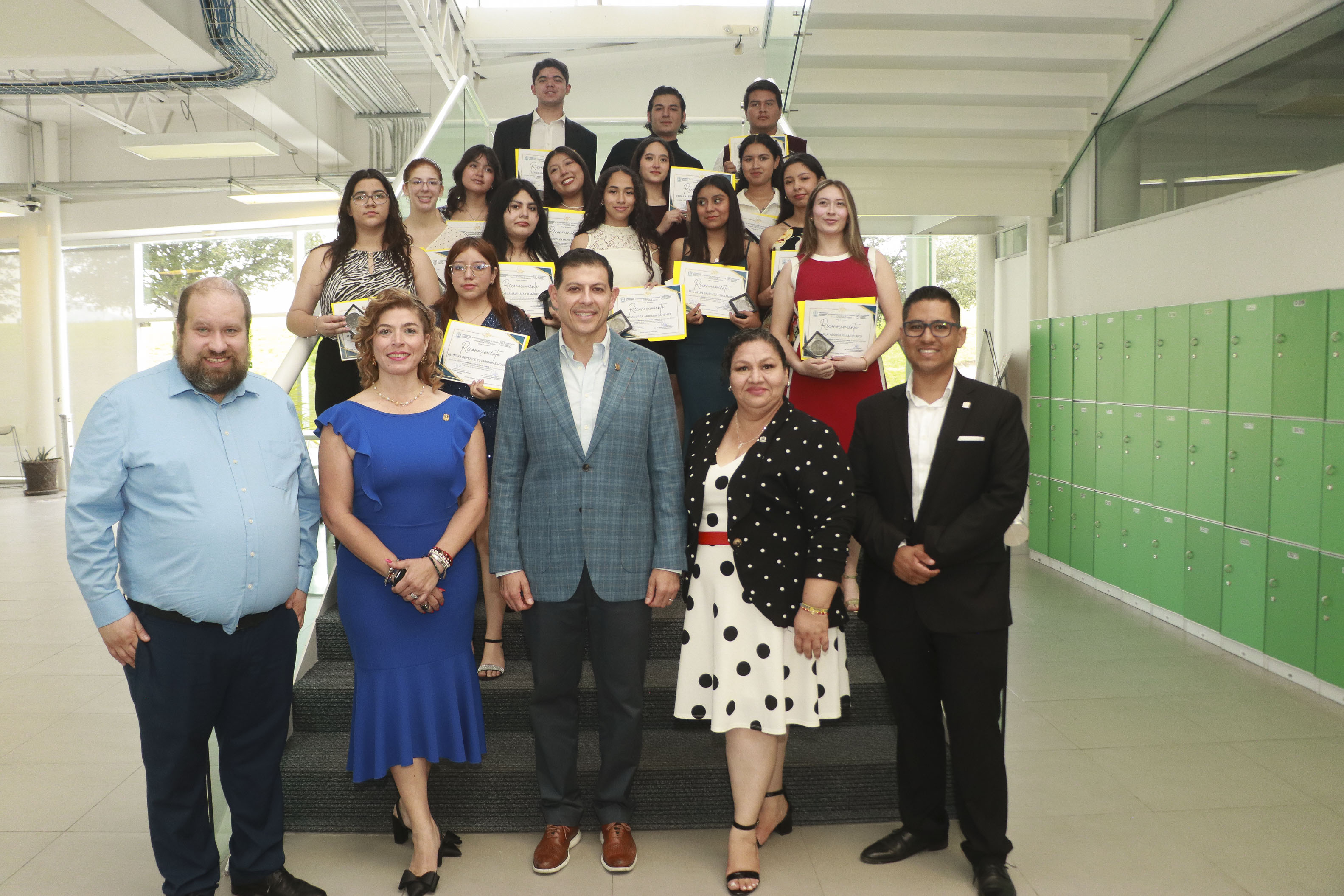 Presea_a_la_Excelencia_Lobos-13.JPG