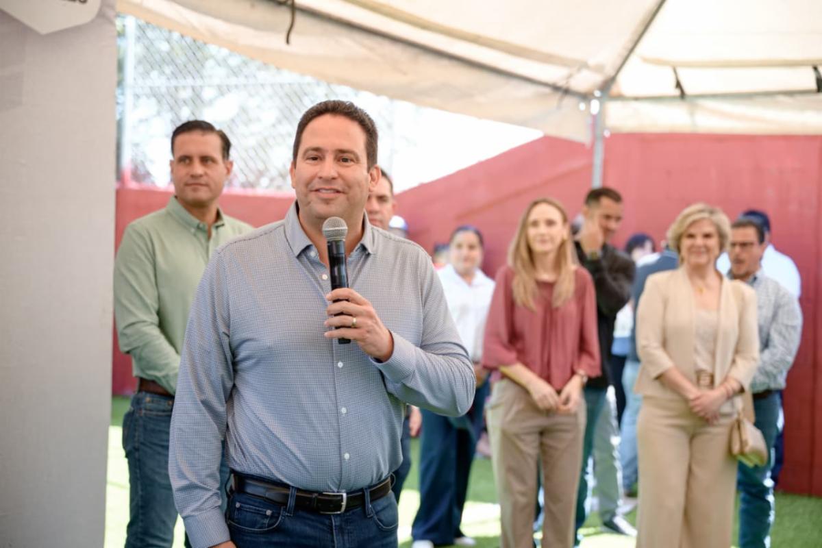 Entrega Javier Díaz rehabilitación de cancha y plaza en Morelos