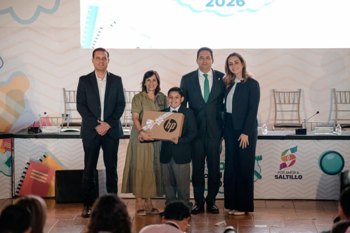 Impulsan Javier Díaz y Luly López la participación de la niñez saltillense